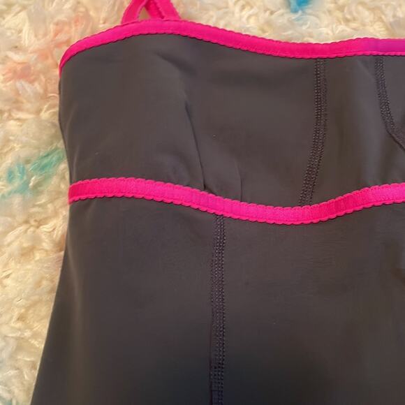 Lululemon Gray and Hot Pink Ariel Top Size 4 - Picture 3 of 7